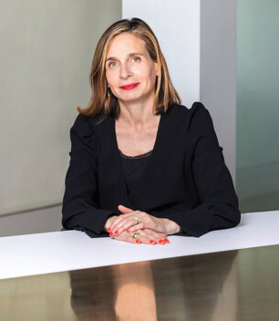 Émilie Lhopitallier, Secrétaire Générale, Weinberg Capital