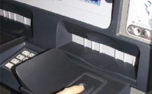 NCR facilite la sécurisation des guichets automatiques bancaires grâce à l’identification par empreintes digitales