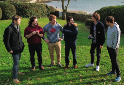 L'équipe fondatrice d'Adaptive ML. De gauche à droite : Daniel Hesslow (Chercheur scientifique), Axel Marmet (RL Wizard), Olivier Cruchant (Lead Technical Product Manager), Baptiste Pannier (CTO), Julien Launay (CEO), Alessandro Cappelli (Chercheur scientifique). photo publiée sur le blog d'Adaptive ML